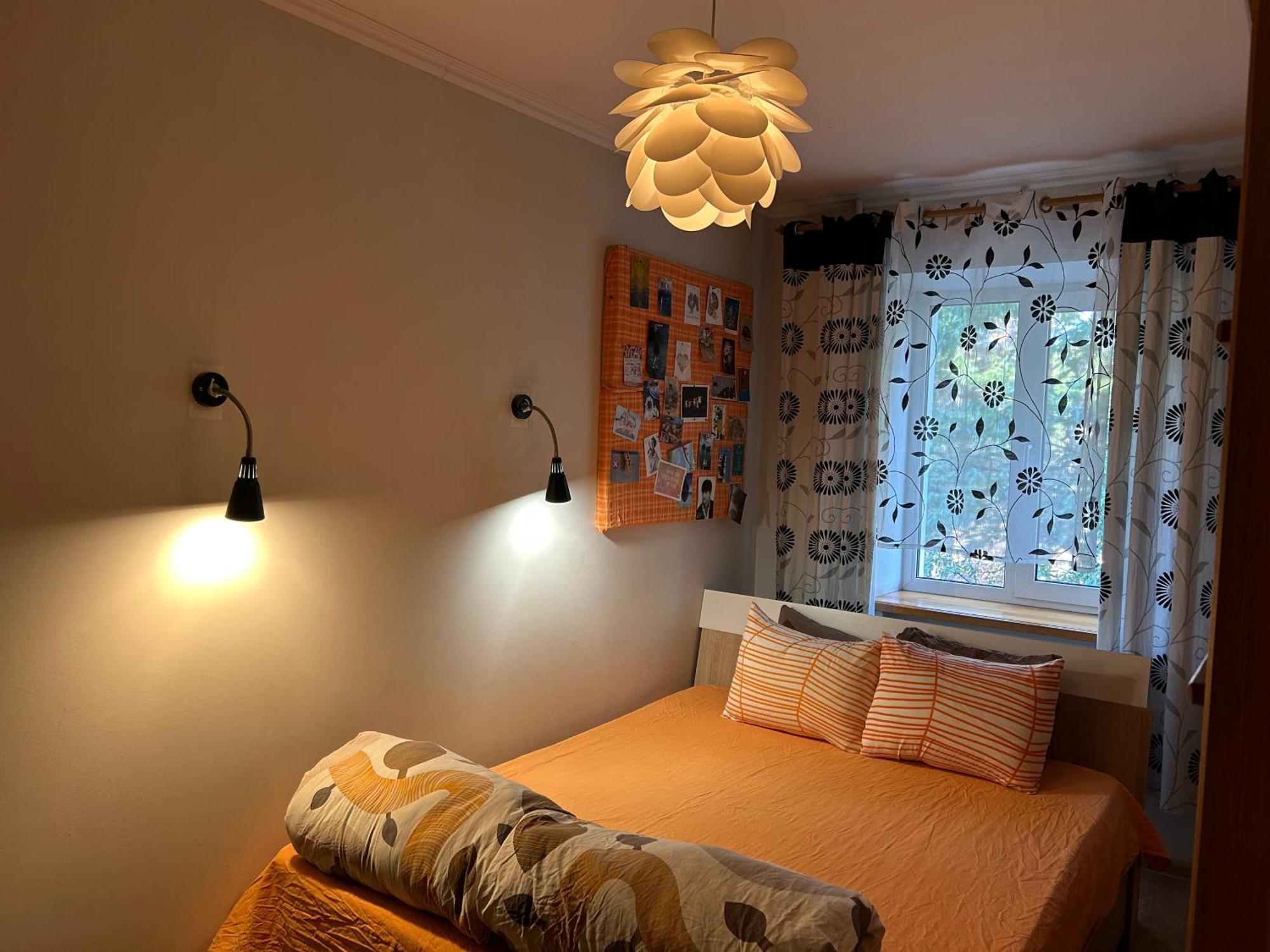 Three Bedroom Stepana Bandery Street Rivne Exteriör bild