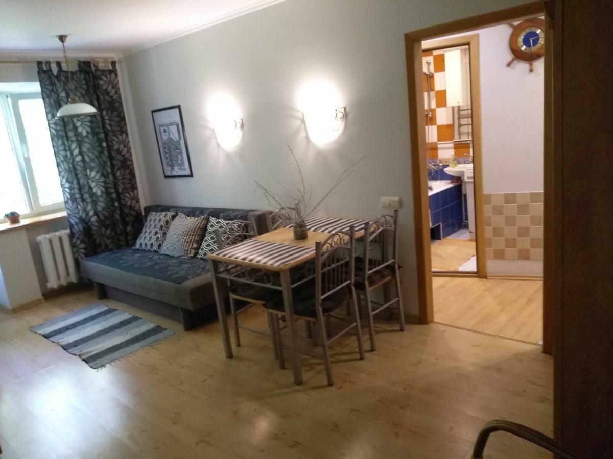Three Bedroom Stepana Bandery Street Rivne Exteriör bild